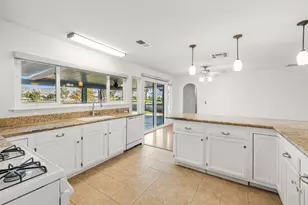 77640 California Dr, Palm Desert, CA 92211 - Photo 2