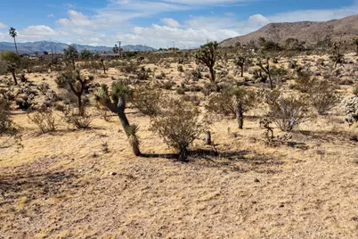 5610 Yucca Mesa Road, Yucca Valley, CA 92284 - Photo 6
