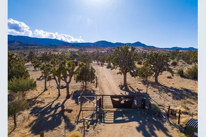 1102 Burlington Road, Pioneertown, CA 92268 - Photo 6