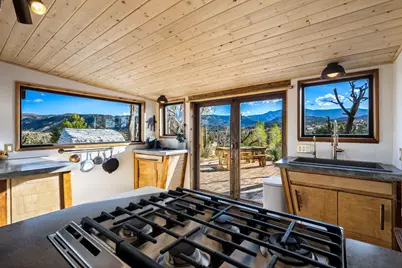 1102 Burlington Road, Pioneertown, CA 92268 - Photo 18