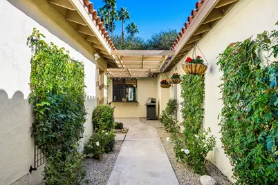 146 Las Lomas, Palm Desert, CA 92260 - Photo 2