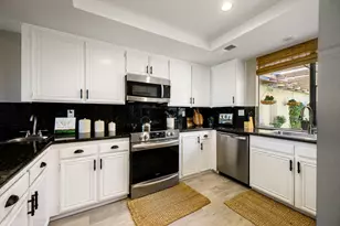 146 Las Lomas, Palm Desert, CA 92260 - Photo 10