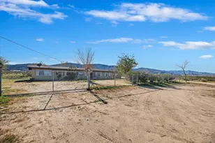 49133 Manzanita Dr, Landers, CA 92285 - Photo 4