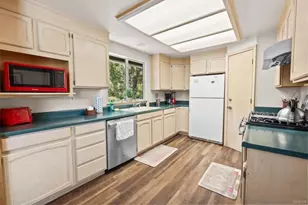 1396 La Crescenta Dr, Big Bear City, CA 92314 - Photo 8