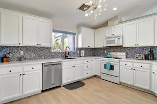 9201 Warwick Dr, Desert Hot Springs, CA 92240 - Photo 2