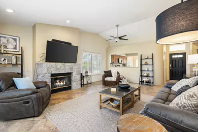 340 Vista Royale Drive, Palm Desert, CA 92211 - Photo 14