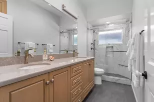 2117 Miramar Dr, Newport Beach, CA 92661 - Photo 28