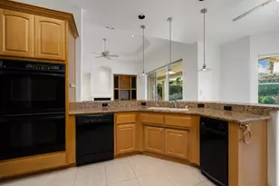 13 Hillcrest Dr, Palm Desert, CA 92260 - Photo 12