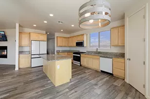 8680 Monument Vw Dr, Yucca Valley, CA 92284 - Photo 8