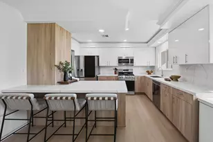 72920 Somera Rd, Palm Desert, CA 92260 - Photo 10