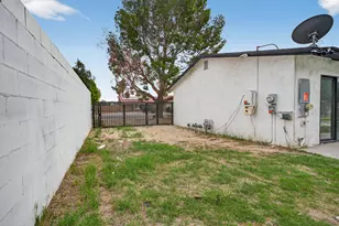 2251 N San Gorgonio Rd, Palm Springs, CA 92262 - Photo 32
