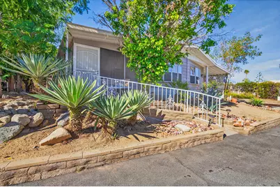 33 Diamond E Drive, Palm Desert, CA 92260 - Photo 2