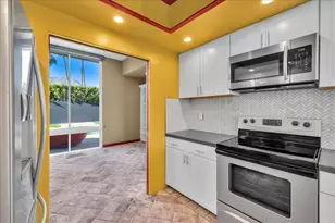 130 W Racquet Club Rd, Palm Springs, CA 92262 - Photo 10