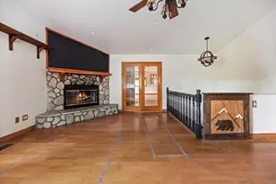 810 Oakmont Ln, Lake Arrowhead, CA 92352 - Photo 16