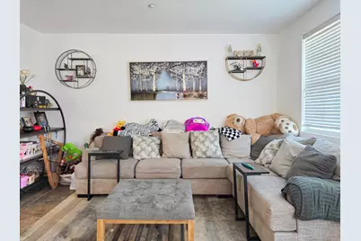 5015 Thornberry Way, Fontana, CA 92336 - Photo 8