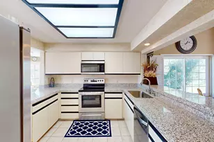 272 Vista Royale Cir E, Palm Desert, CA 92211 - Photo 10