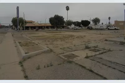 202 E Hobsonway E, Blythe, CA 92225 - Photo 10