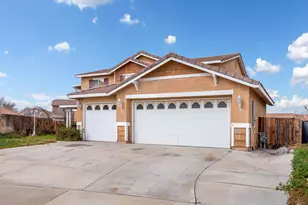 13847 Clydesdale Run Ln, Victorville, CA 92394 - Photo 2