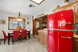 358 Victoria Ln, Sugarloaf, CA 92386 - Photo 18