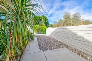 77568 Calle Las Brisas N, Palm Desert, CA 92211 - Photo 32