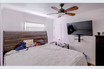 5907 S Van Ness Avenue, Los Angeles, CA 90047 - Photo 12