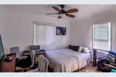 5907 S Van Ness Avenue, Los Angeles, CA 90047 - Photo 10