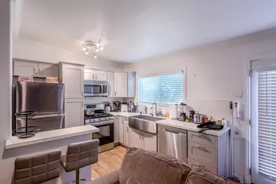 5907 S Van Ness Avenue, Los Angeles, CA 90047 - Photo 26