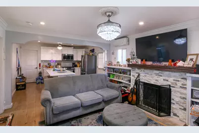 5907 S Van Ness Avenue, Los Angeles, CA 90047 - Photo 2