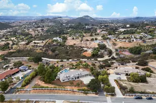 30012 McKenna Heights Ct, Valley Center, CA 92082 - Photo 2