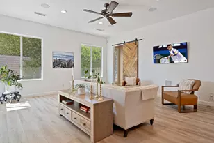 7 Hillcrest Dr, Palm Desert, CA 92260 - Photo 10