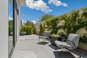 423 Fountain Dr, Palm Springs, CA 92262 - Photo 10