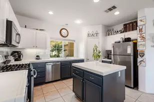 64133 Appalachian St, Desert Hot Springs, CA 92240 - Photo 8