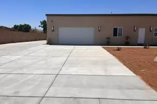 67105 Mission Dr, Cathedral City, CA 92234 - Photo 2