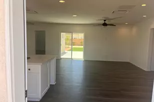 67105 Mission Dr, Cathedral City, CA 92234 - Photo 8