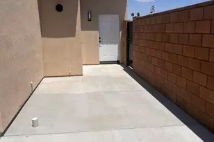 67105 Mission Dr, Cathedral City, CA 92234 - Photo 6