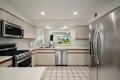 270 Vista Royale Circle E, Palm Desert, CA 92211 - Photo 14