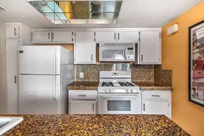 1490 S Camino Real #308, Palm Springs, CA 92264 - Photo 14