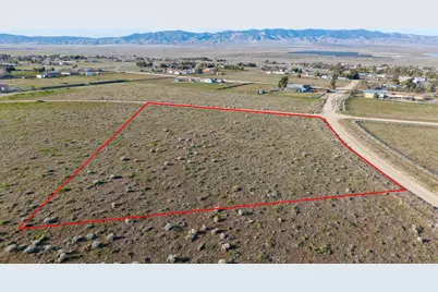 252 Eaglefall Avenue, Fairmont, CA 93536 - Photo 8