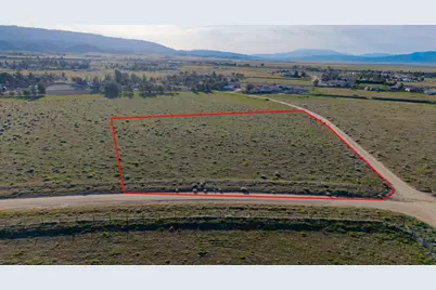 252 Eaglefall Avenue, Fairmont, CA 93536 - Photo 2
