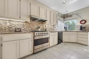 77671 Barons Cir, Palm Desert, CA 92211 - Photo 14