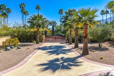 696 E Vereda Sur, Palm Springs, CA 92262 - Photo 8