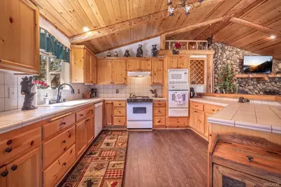 42779 Castlewood Road, Big Bear Lake, CA 92315 - Photo 14