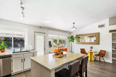 30629 Camrose Drive, Cathedral City, CA 92234 - Photo 8