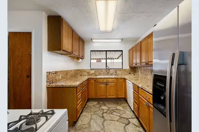 3933 E Calle San Antonio, Palm Springs, CA 92264 - Photo 20