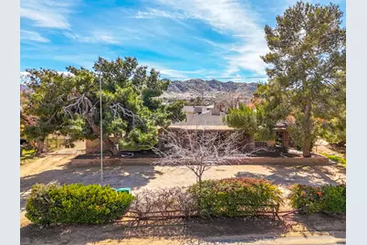 57885 El Dorado Drive, Yucca Valley, CA 92284 - Photo 2