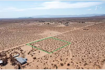 210 Kuna Avenue, Landers, CA 92285 - Photo 8