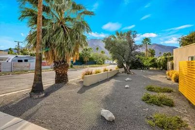 566 E Lindsey Drive, Palm Springs, CA 92262 - Photo 6