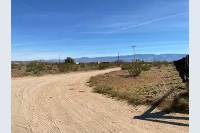 17651 Cattleman Road, Lucerne Valley, CA 92356 - Photo 10