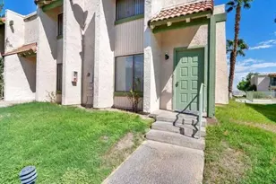 34 Lakeview Cir, Cathedral City, CA 92234 - Photo 2