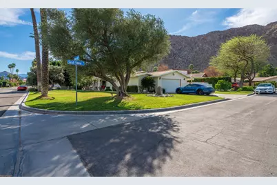 46555 Cameo Palms Drive, La Quinta, CA 92253 - Photo 2